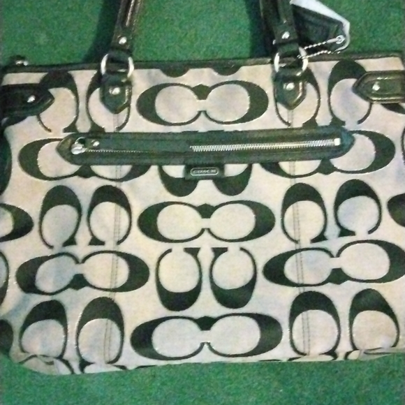 Coach purse - Picture 2 of 4